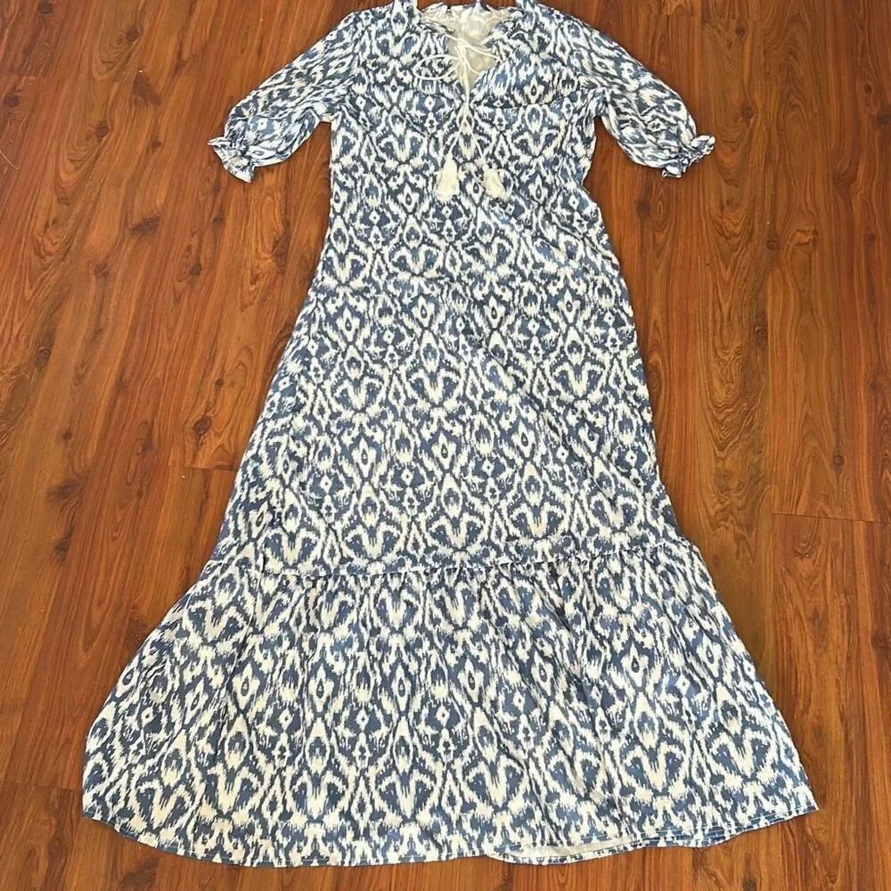 Farmhouse chic blue print short sleeve maxi dress with tassel size small